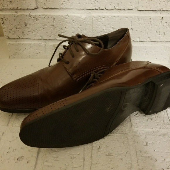 Pair of Kenneth Cole men shoes - Picture 2 of 3